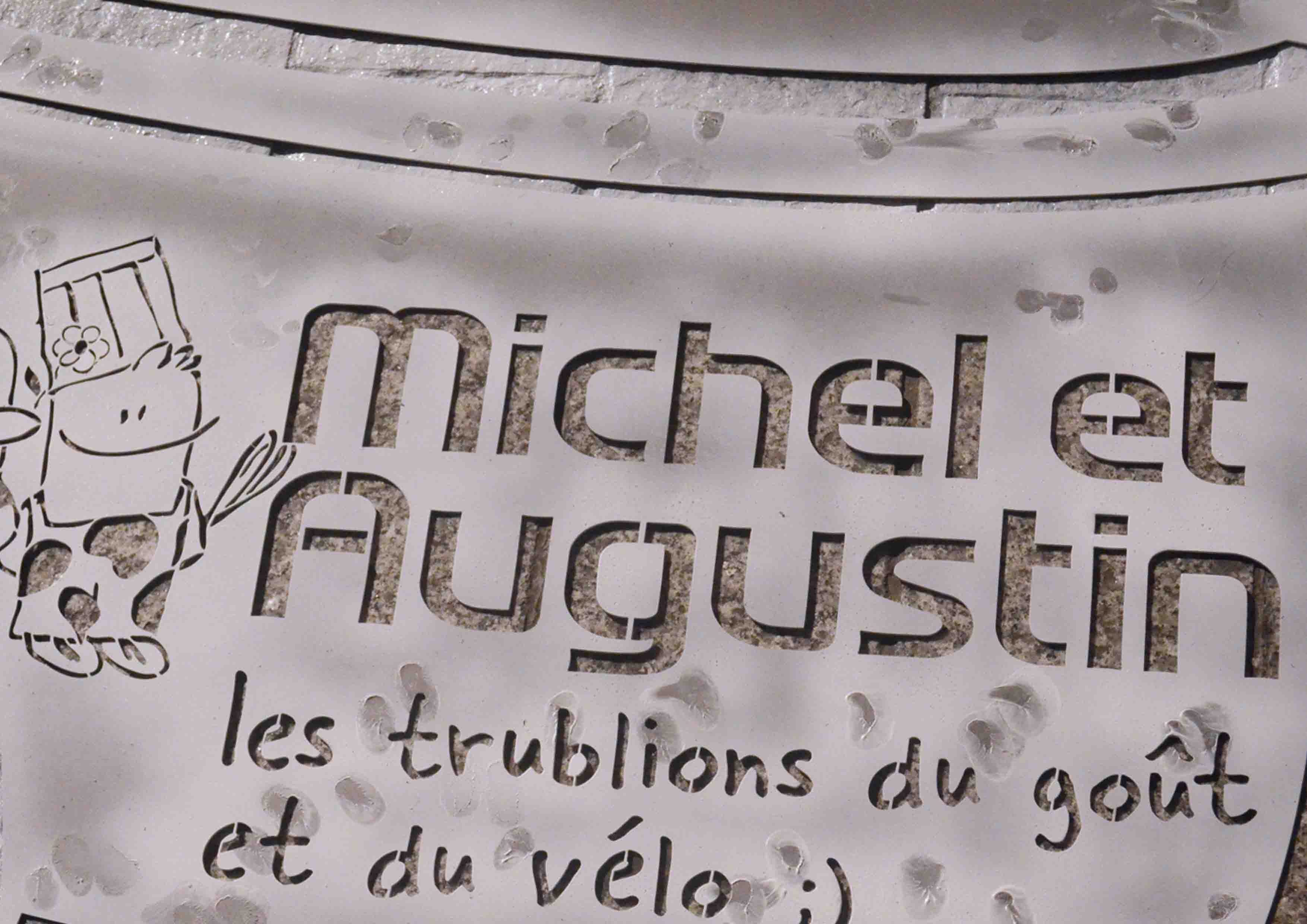 Pochoir pour des marquages au sol Michel et Augustin