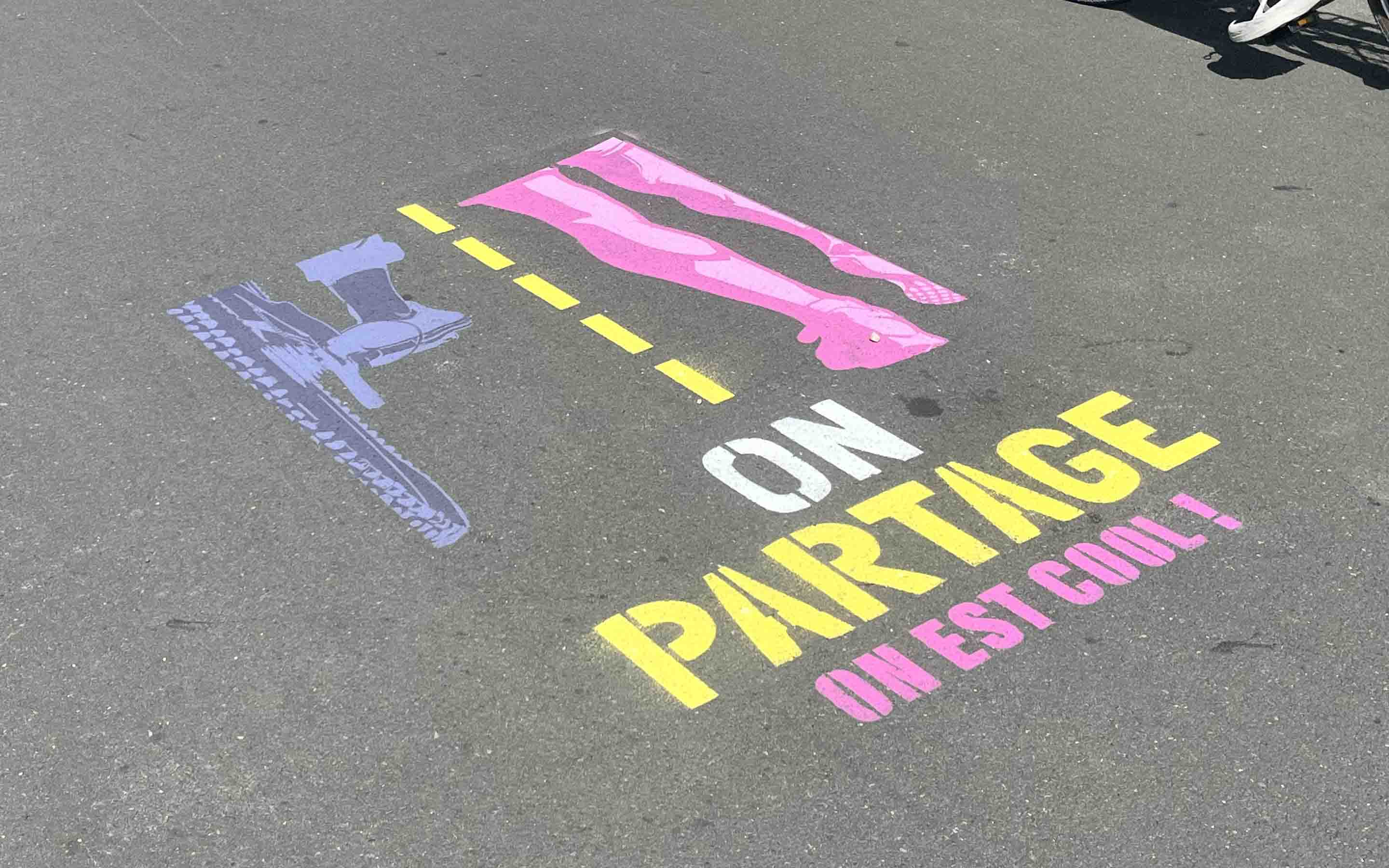 Marquager au sol sur une piste cyclable